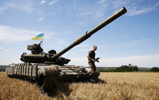"Їдять тушонку і "прокачують" м'язи": українські танкісти продемонстрували повну готовність (відео)