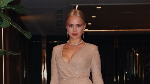 Победительница "Холостяка" засветилась в свадебном платье