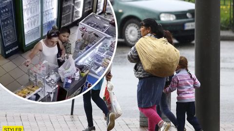 Семейный бизнес: в Одессе мальчик воровал товар, пока его мама отвлекала продавщицу (видео)