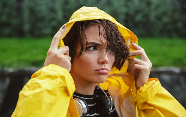 Ці трюки рятують зачіску навіть у дощ і вітер: про них знають тільки обрані стилісти!