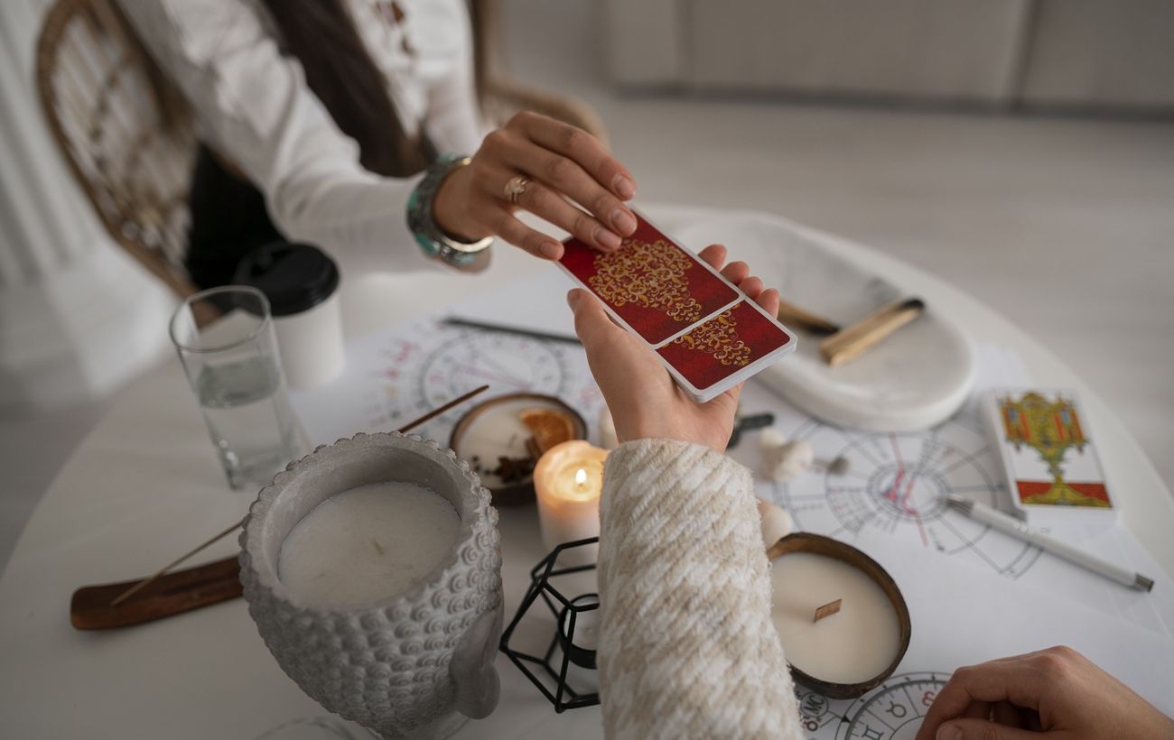 Таро-гороскоп на 10 січня: яким знакам Зодіаку обіцяють фінансовий злет