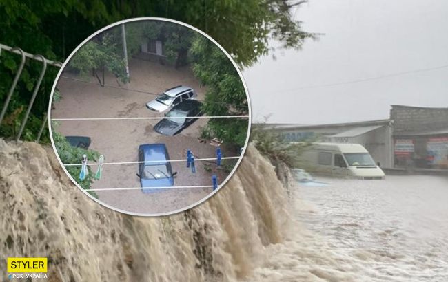 Стихія розійшлася: окупований Крим пішов під воду (відео)