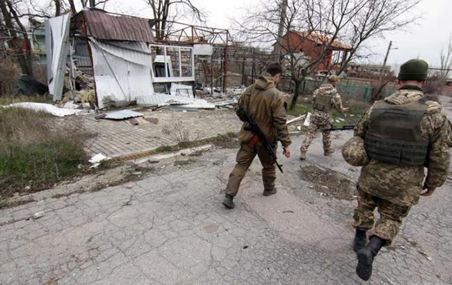 "Вывески-призраки": в сети показали фото оккупированного Донецка