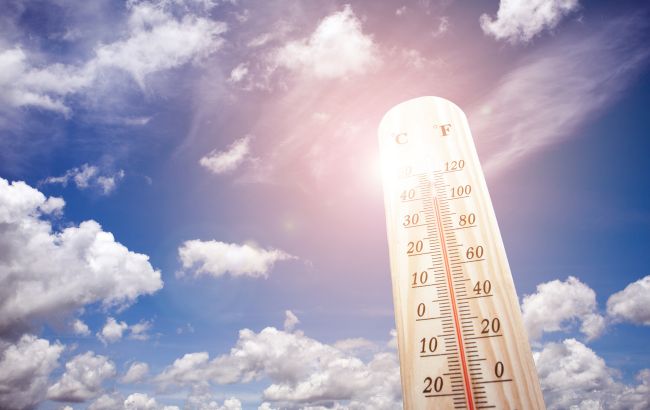 Станет еще жарче: синоптики предупредили об опасных температурах