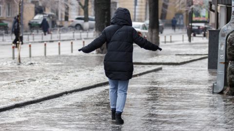 Просто танцюють всі: в мережі забавно висміяли крижаний "апокаліпсис" в Україні (фото, відео)