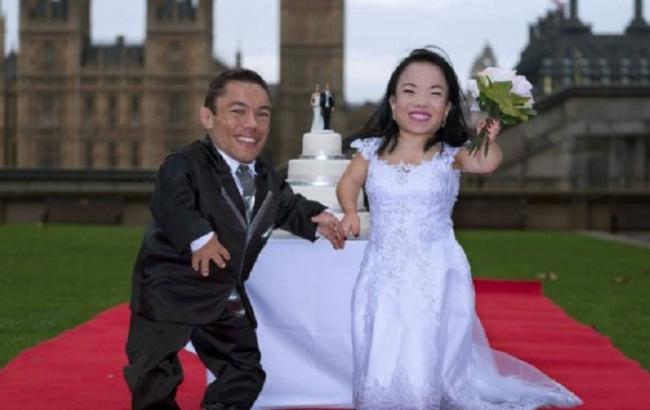 180 см на двоих: самая низкорослая пара провела медовый месяц в Лондоне