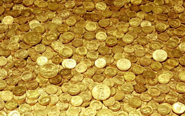 По стопам Бендера: во Франции в старой мебели нашли 100 кг золота