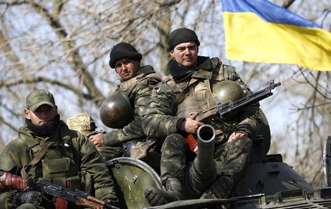 В результате обстрелов боевиков в Луганской области ранены пять украинских военных