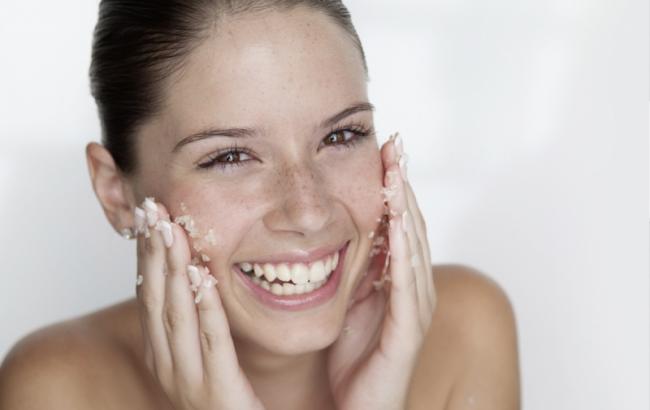 Косметологи посоветовали бороться со старением сахаром