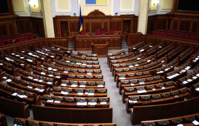 Вихлоп нуль: названі депутати з найнижчими показниками по роботі в Раді