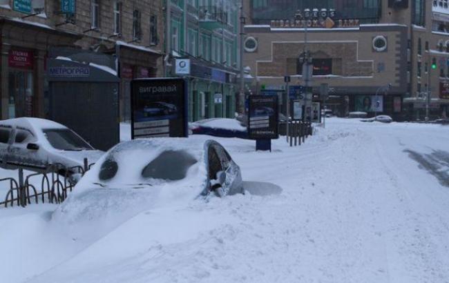 Киевлян предупредили, что зима начнется с бури и гололеда