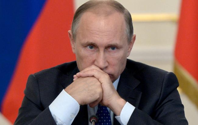 Путіну "присвятили" бігборди з погрозами на кордоні з Кримом