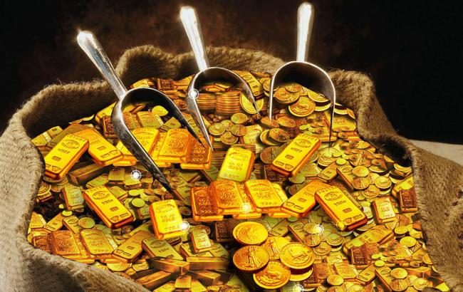 НБУ повысил курс золота до 303,44 тыс. гривен за 10 унций