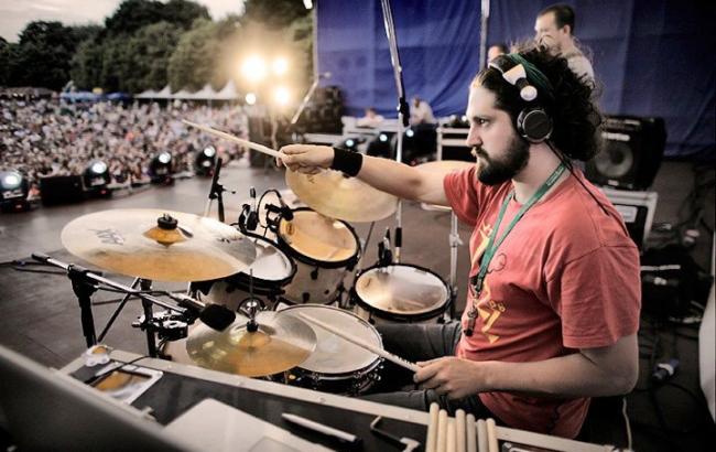 Украинский барабанщик сломал нос работнику российского аэропорта