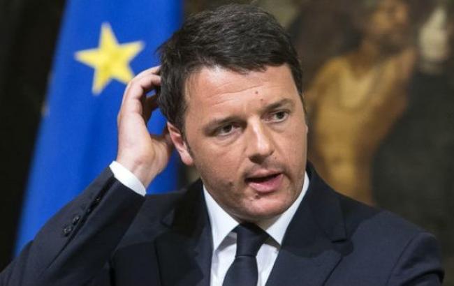 Прем'єр-міністр Італії Ренці погодився відкласти відставку до ухвалення бюджету