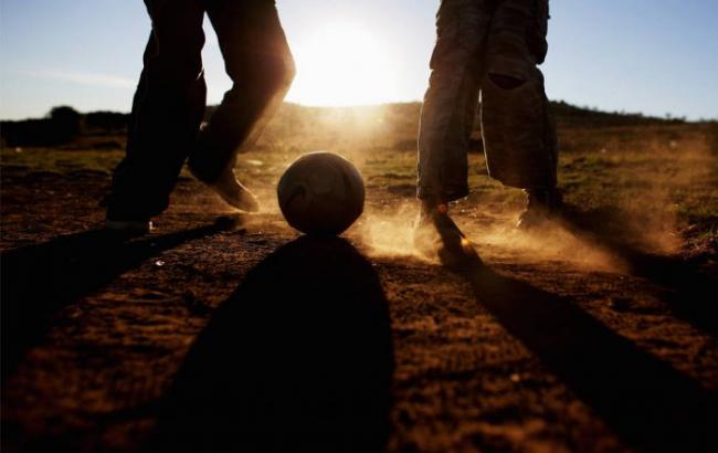 В Африке во время футбольного матча умер 19-летний спортсмен