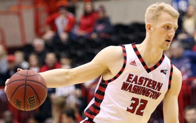 Украинский баскетболист стал лучшим игроком недели в США