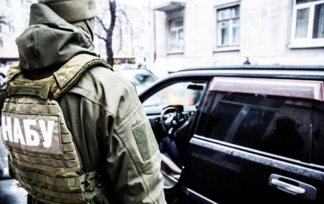 Суд помістив затриманого на хабарі посадовця ГПУ під домашній арешт