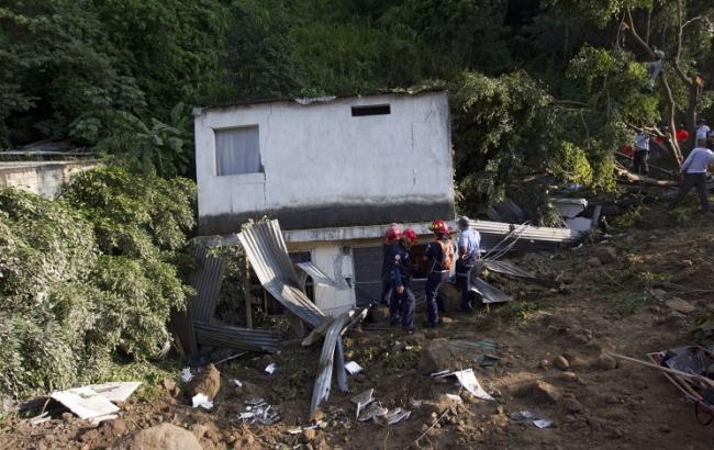 Число загиблих при сході зсуву в Гватемалі перевищило 160 осіб