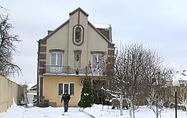 За непогашений кредит: у Київській області сім'ю з маленькими дітьми залишили без будинку