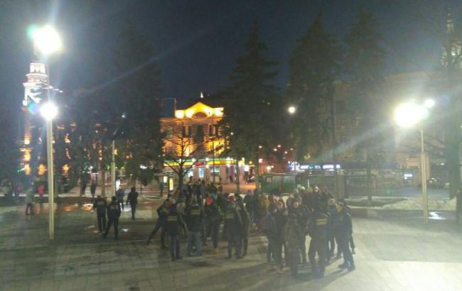 У центрі Харкова проходить смолоскипний марш, організований "Азовом"