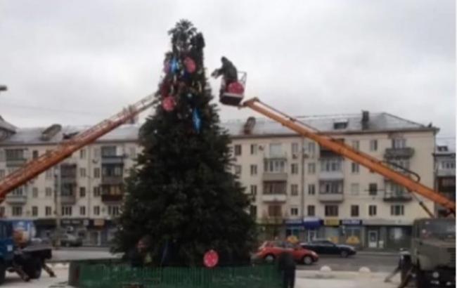 Свято наближається: в трех районах Киева установили елки