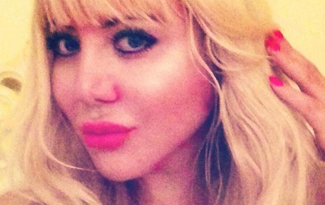 Львовский университет открестился от блондинки-доцента, обматерившей полицейского