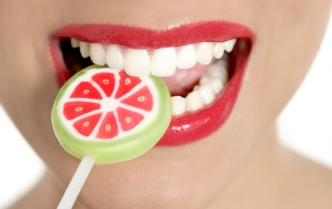 Стоматологи рассказали, как уберечь зубы в новогодние праздники