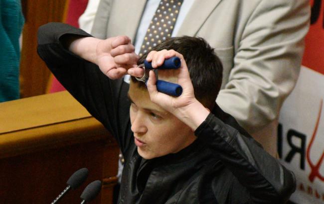 Депутат предложил Савченко вместе с Януковичем написать книгу