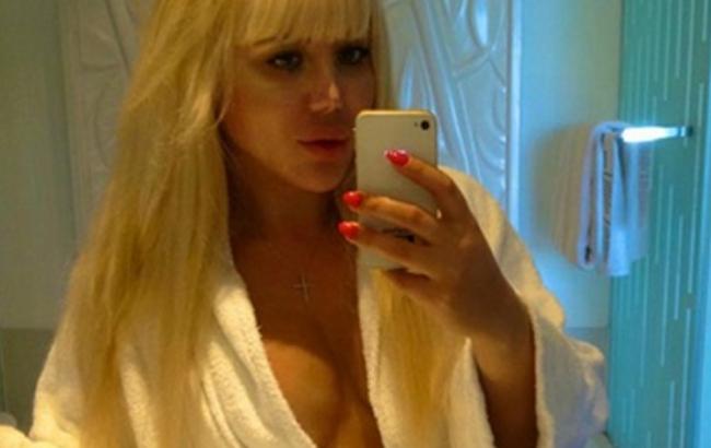 Откровенные фотографии "доцента Светы" нашли в соцсетях