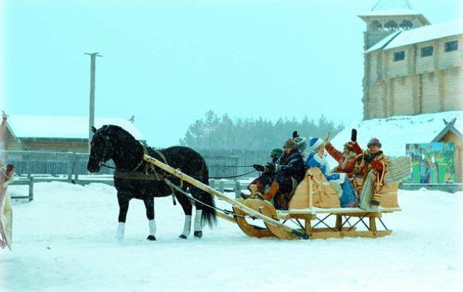 У київській резиденції Діда Мороза відбувся казковий карнавал