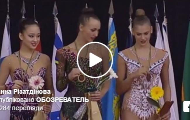 Украинская гимнастка завоевала три медали на Кубке мира