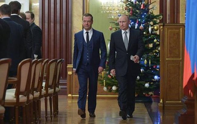 В сети обратили внимание на "унижение" Путина Медведевым