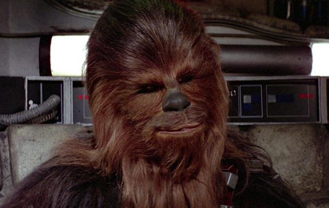 Знаменитый Чубакка спел рождественскую песню