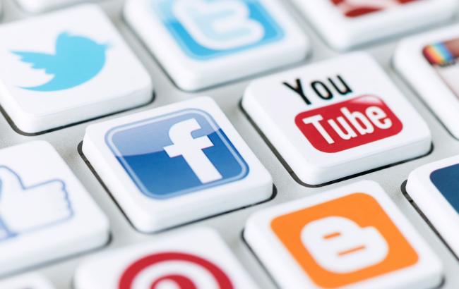 Врачи не советуют одновременно "сидеть" в разных соцсетях