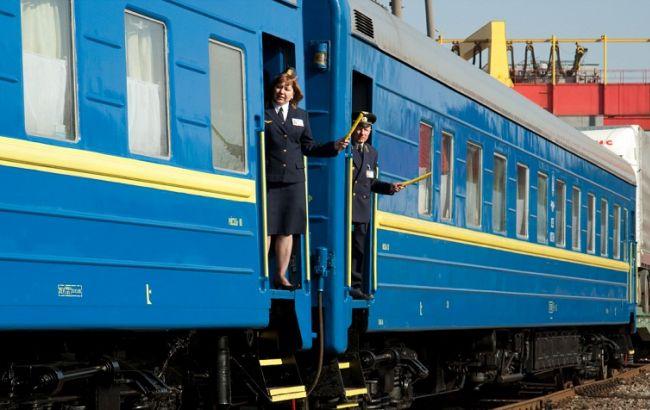 "Укрзализныця" назначила дополнительный поезд и рейс из Львова в Киев