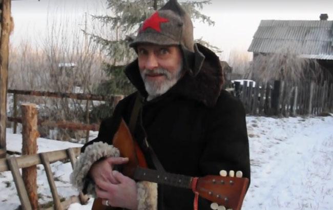 "Братья Гадюкины" заставили петь колядку даже деда-красноармейца