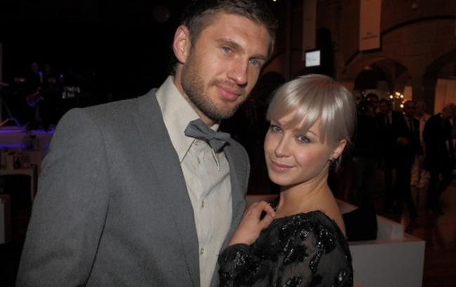 Жена экс-игрока сборной Украины похвасталась пикантным фото с футболистом