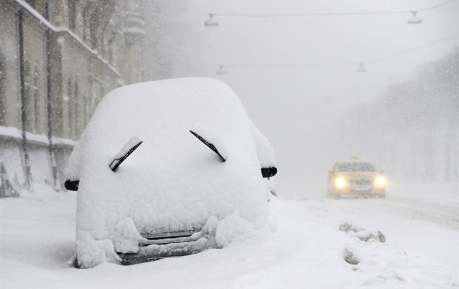 Синоптики предупреждают о снеге и гололеде на дорогах Киева 11 января