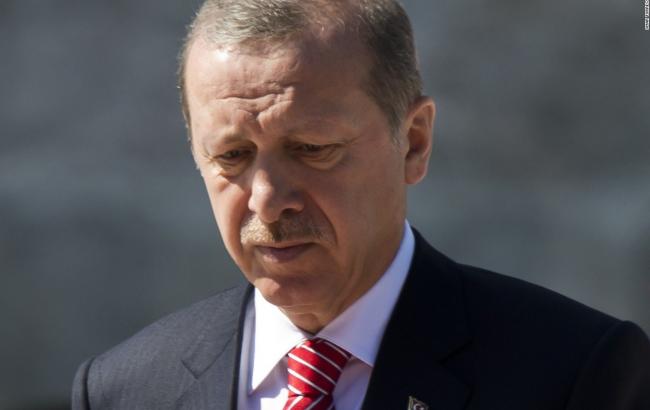 Эрдоган сравнил финансовых спекулянтов с "террористами с долларами в руках"