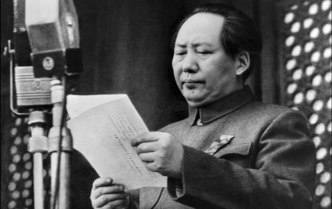 Китайского чиновника уволили за сравнение Мао Цзедуна с дьяволом