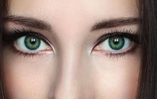 Вчені визначили людей, які можуть "чути" очима