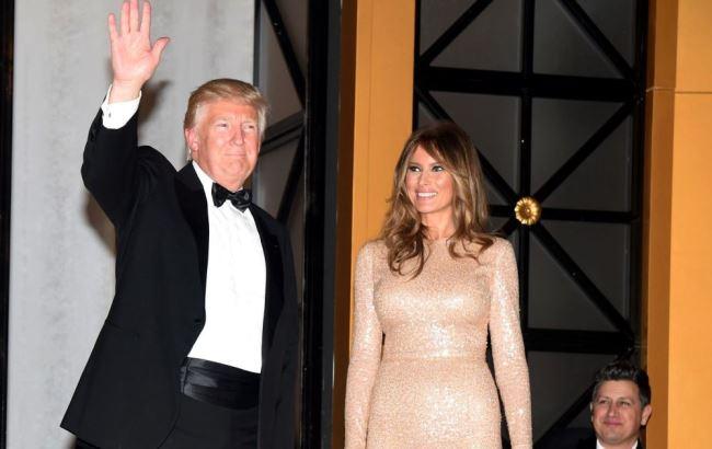 Мелания Трамп надела на торжественный ужин в честь инаугурации золотое платье