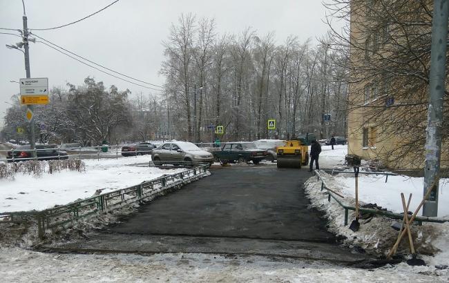 В России снег с дорог убирают вместе с асфальтом