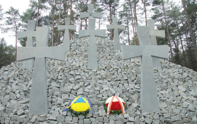 МИД Украины осудил акт вандализма на кладбище под Киевом