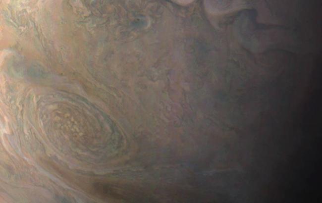 Ученые показали, как выглядит вихрь на Юпитере