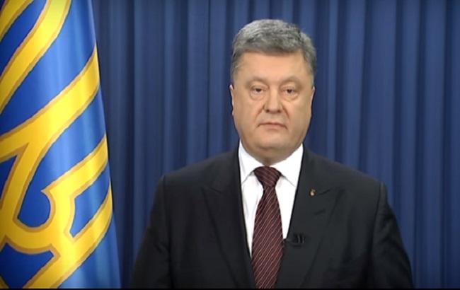 Порошенко поздравил с Пасхой по григорианскому календарю