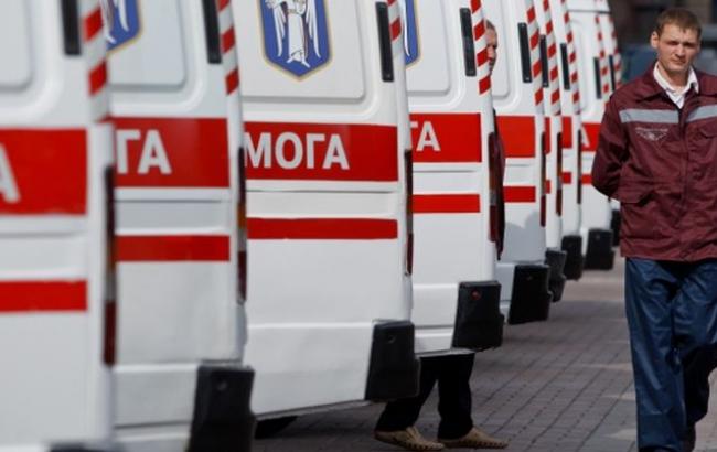 Украина получила 10 автомобилей скорой помощи от Канады