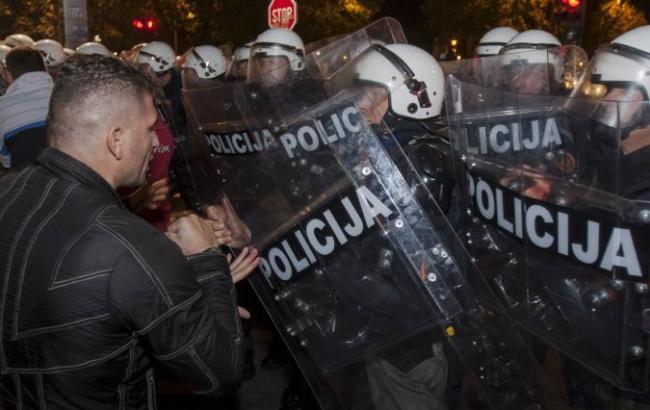 В Черногории на митинге полиция применила слезоточивый газ