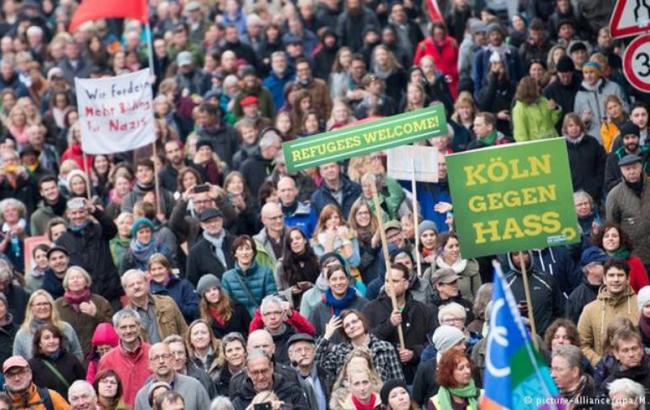 В Кельні відбулися сутички між ксенофобами та їх супротивниками